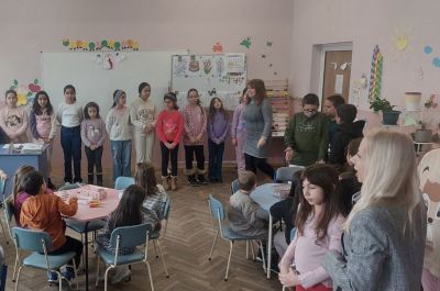 Третокласниците от ОУ „Чудомир“ са готови да посрещнат Баба Марта