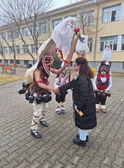 Кукери в ОУ „Георги Кирков“