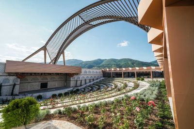 Подарете си незабравимо преживяване през дългия уикенд с посещение на комплекс “Дамасцена“