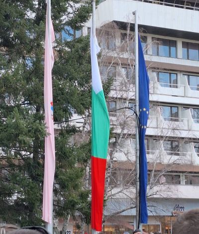 Хиляди изкачиха стъпалата до Паметника на свободата в чест на 147 г. Свободна България