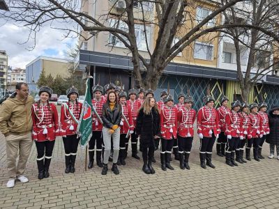 Хиляди изкачиха стъпалата до Паметника на свободата в чест на 147 г. Свободна България