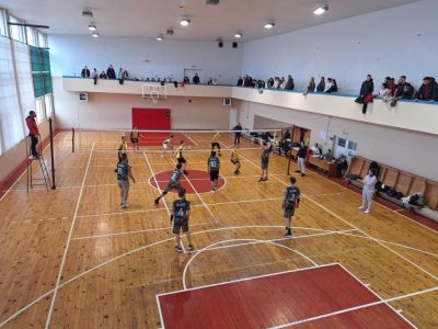 Юношите и девойките на ПГЛПТ с бронзови медали на общинското първенство по волейбол