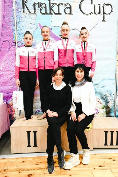 Грациите от СК “Розова долина“ откриха състезателния сезон с редица медали