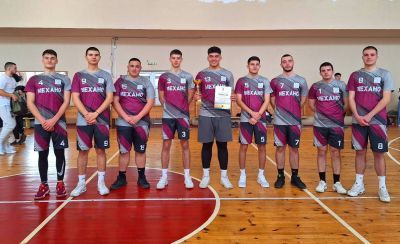 Механото пребориха девет отбора за златните медали в ученическите игри по волейбол 