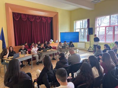 Представиха първата специалност “Компютърна техника и технологии“ през месеца на професиите в ПГ “Иван Хаджиенов“