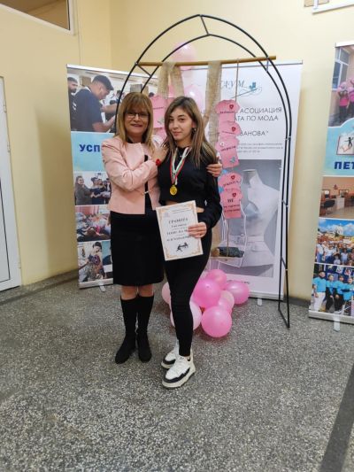 Турнир по тенис на маса се състоя в Профилирана гимназия „Академик Петко Стайнов“