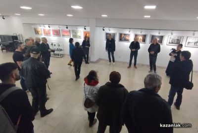 Крайдунавските фотографи от Русе подредиха изложба в Казанлък 