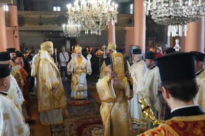 Митрополит Киприан отбелязва тържествено 49-ия си рожден ден в Казанлък