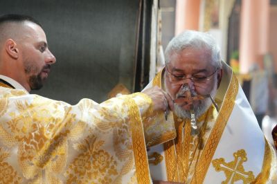 Митрополит Киприан отбелязва тържествено 49-ия си рожден ден в Казанлък