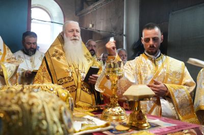 Митрополит Киприан отбелязва тържествено 49-ия си рожден ден в Казанлък