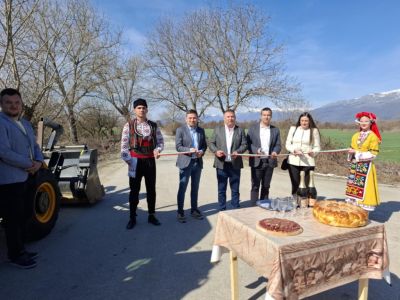 Кметът Бесоолу започна ремонт на пътя Павел баня - Габарево