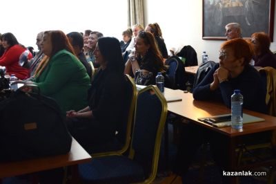 За правата и равнопоставеността: „Жените на Казанлък“ организираха кръгла маса с изявени казанлъчанки