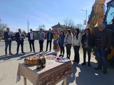 Кметът Бесоолу започна ремонт на пътя Павел баня - Габарево