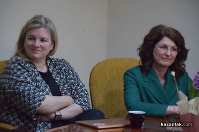 За правата и равнопоставеността: „Жените на Казанлък“ организираха кръгла маса с изявени казанлъчанки