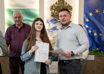 Успешно завършена практика за ученици от ПГЛПТ по проект “Модернизиране на професионалното образование и обучение“