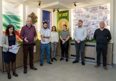 Успешно завършена практика за ученици от ПГЛПТ по проект “Модернизиране на професионалното образование и обучение“