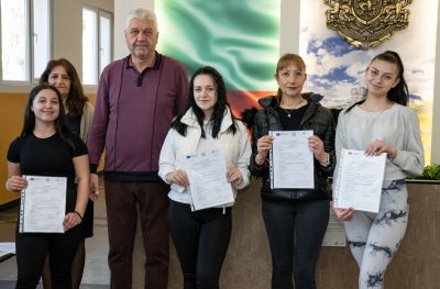 Успешно завършена практика за ученици от ПГЛПТ по проект “Модернизиране на професионалното образование и обучение“