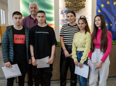 Успешно завършена практика за ученици от ПГЛПТ по проект “Модернизиране на професионалното образование и обучение“