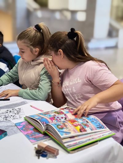 Работилница за комикси „Супермайки“, водена от Иван Томов, събра ентусиасти в Художествена галерия - Казанлък  