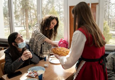 Бинарен урок в ПГЛПТ разгледа културно-историческите и географски пресечни точки между Италия и България