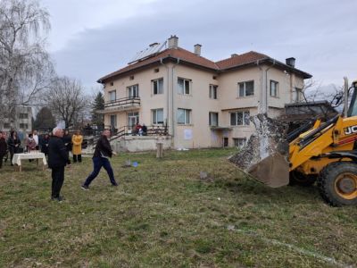 Кметът Бесоолу спази поредното си обещание – ще модернизира Дома за стари хора в село Търничени