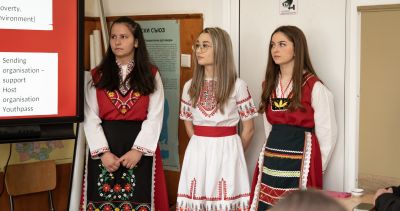 Бинарен урок в ПГЛПТ разгледа културно-историческите и географски пресечни точки между Италия и България