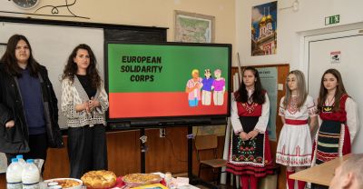 Бинарен урок в ПГЛПТ разгледа културно-историческите и географски пресечни точки между Италия и България