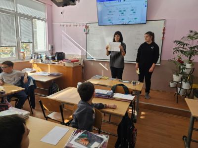 Четвъртокласниците от ОУ “Георги Кирков“ участваха във вълнуващото състезание “Стая на загадките“