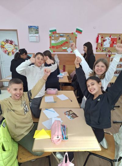 Четвъртокласниците от ОУ “Георги Кирков“ участваха във вълнуващото състезание “Стая на загадките“