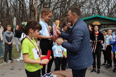 Медали за малките ни лекоатлети от състезателен крос в Хасково