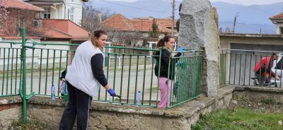 Доброволци в ход: 45 души помогнаха през уикенда за довършителните дейности в Академията за таланти