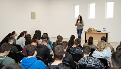 Гергана Стоянова - прекрасната актриса с омайващия глас, гостува на ПГЛПТ