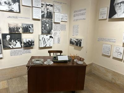 Интересни факти за живота на Чудомир научиха десетокласниците от ПХГ „Св. Св. Кирил и Методий“ по време на открит урок в музея