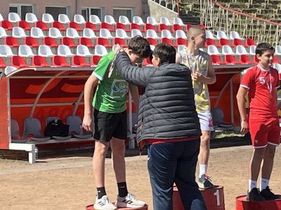 Момичета от ОУ “Мати Болгария“ завоюваха шампионската титла в Общинското първенство по лека атлетика