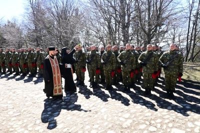 Новоназначени военнослужещи в Сухопътните войски положиха клетва в подножието на връх “Хаджи Димитър“