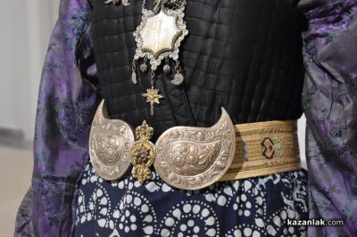Изложба на редки и автентични носии от цялата страна откриха в Галерията на Казанлък