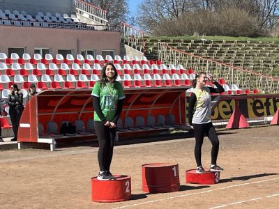 Момичета от ОУ “Мати Болгария“ завоюваха шампионската титла в Общинското първенство по лека атлетика
