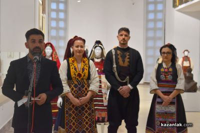 Изложба на редки и автентични носии от цялата страна откриха в Галерията на Казанлък