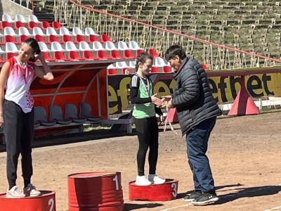 Момичета от ОУ “Мати Болгария“ завоюваха шампионската титла в Общинското първенство по лека атлетика