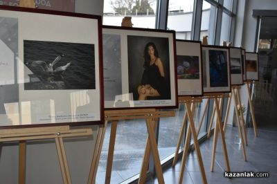 Учениците на Йонко Русев пресъздадоха стихове във фотографии