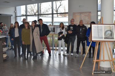 Учениците на Йонко Русев пресъздадоха стихове във фотографии