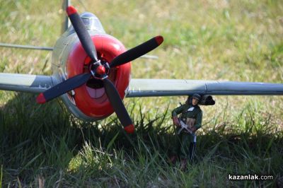 Авиомоделисти откриха новия сезон край Казанлък 