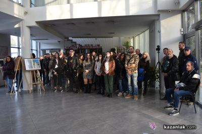 Учениците на Йонко Русев пресъздадоха стихове във фотографии