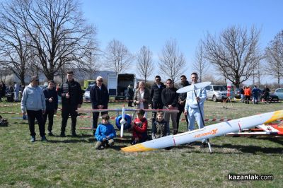 Авиомоделисти откриха новия сезон край Казанлък 