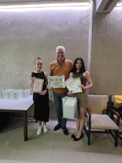 Габриела Павлова от ПГЛПТ с трето място в Регионалното състезание „Най-добър млад сервитьор“