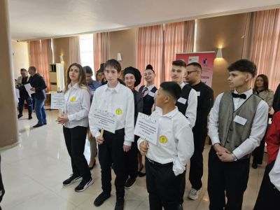 Габриела Павлова от ПГЛПТ с трето място в Регионалното състезание „Най-добър млад сервитьор“