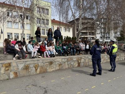 “Пътна полиция” с беседа в ОУ “Св. Паисий Хилендарски“