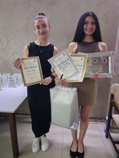 Габриела Павлова от ПГЛПТ с трето място в Регионалното състезание „Най-добър млад сервитьор“