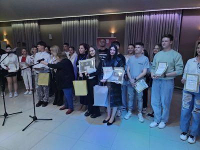 Габриела Павлова от ПГЛПТ с трето място в Регионалното състезание „Най-добър млад сервитьор“