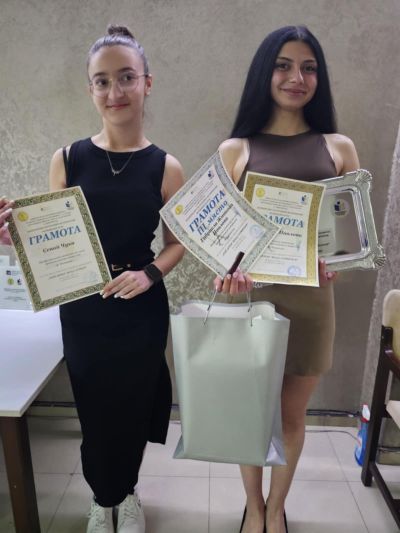 Габриела Павлова от ПГЛПТ с трето място в Регионалното състезание „Най-добър млад сервитьор“